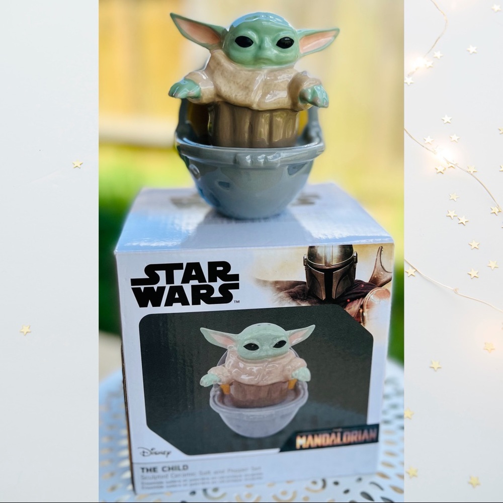 Star Wars Mandalorian The Child Stackable Salt and Pepper Shakers